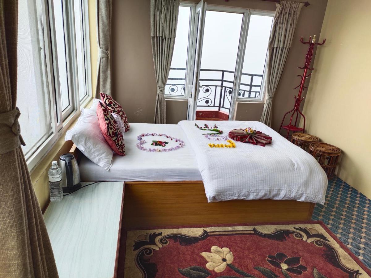 Hotel High Ground Inn Sarangkot Pokhara Exterior photo