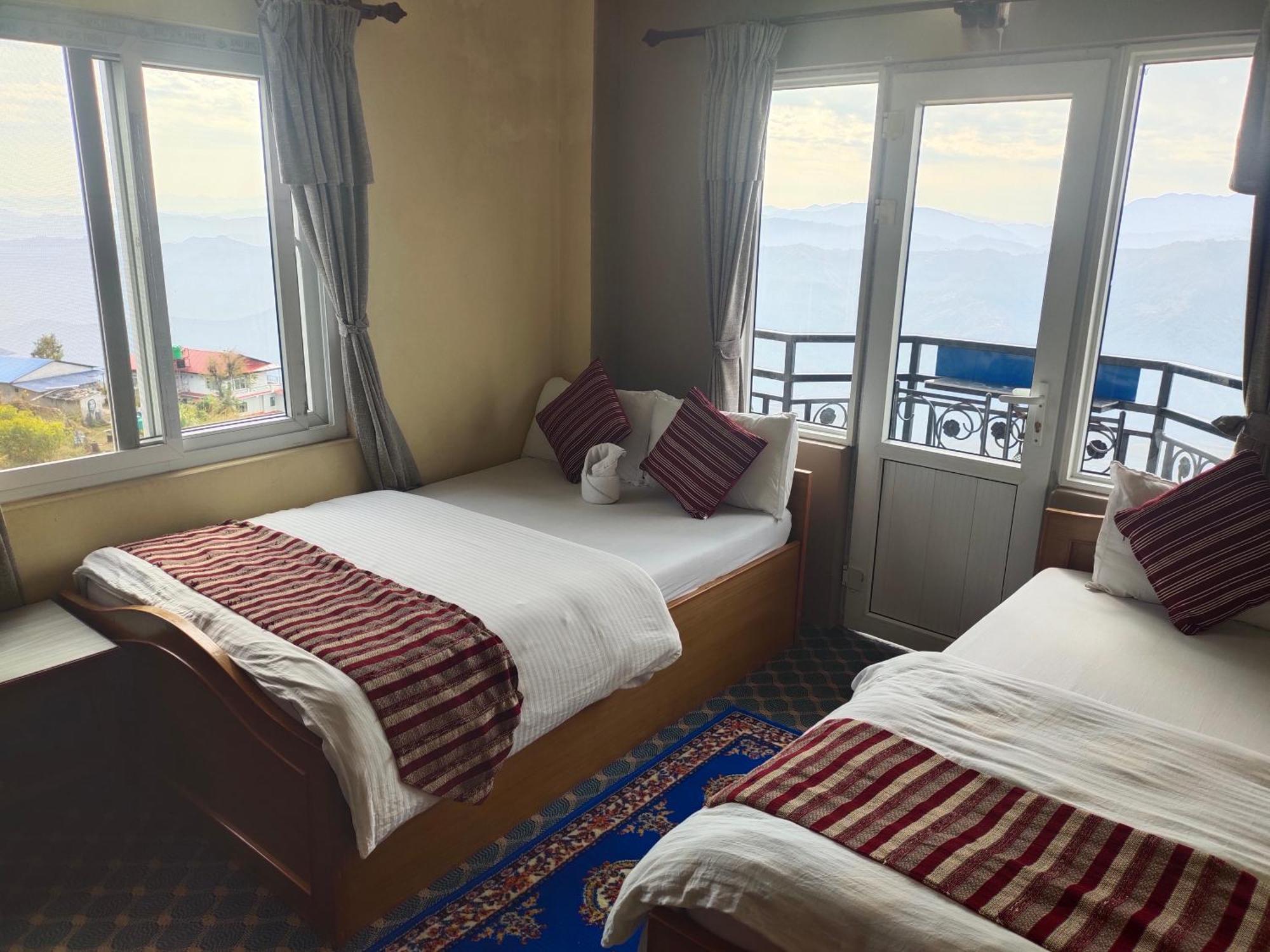 Hotel High Ground Inn Sarangkot Pokhara Room photo