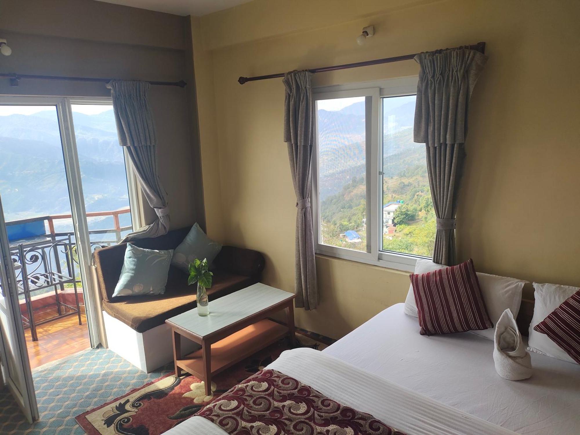 Hotel High Ground Inn Sarangkot Pokhara Room photo
